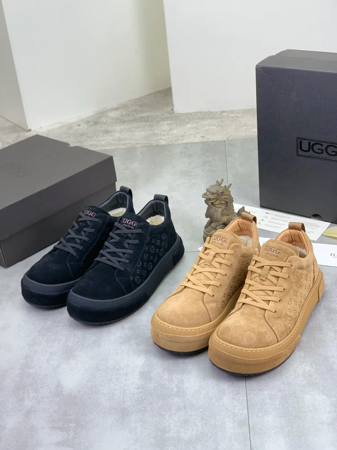 Men's men's shoes 💰P600 New arrival 🆕🆕🆕 IUGGI new retro presbyopic men's shoes Casual and versatile, full of high-end sense, fashionable and luxury style, joint model, retro presbyopic factor, full of handsome style, first layer suede cowhide, wool lining, rubber outsole, light and non-slip size: 39-44, three colors 9681-c22